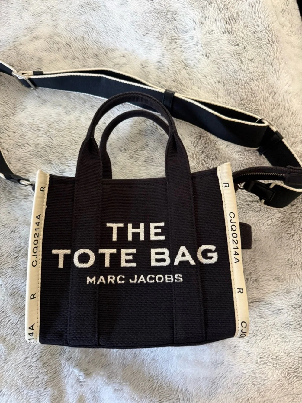 Marc Jacobs Black Canvas 'The Tote Bag' Crossbody with White Trim - Picture 2 of 6